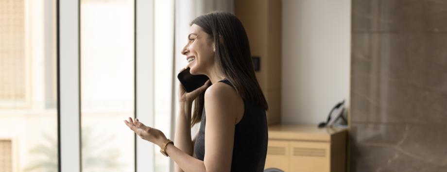 women speaking with mobile phone